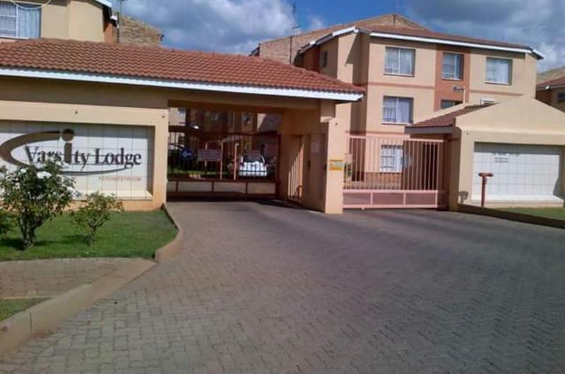 To Let 2 Bedroom Property for Rent in Kannoniers Park North West